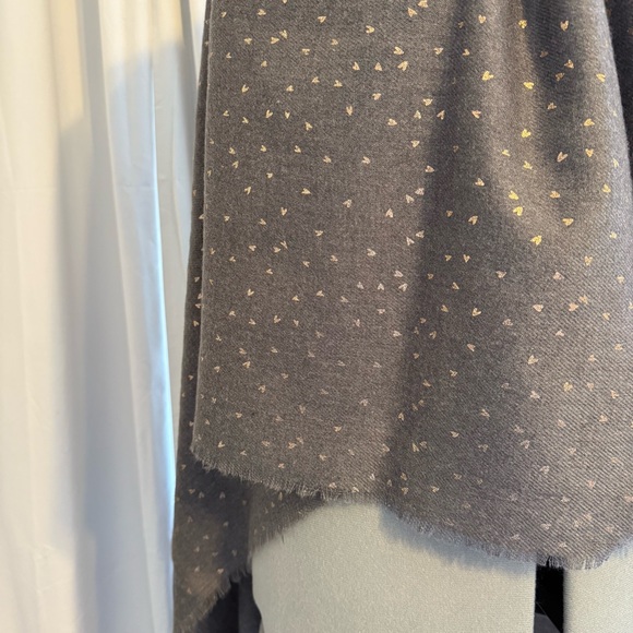 Oversized Gray Metallic Gold Heart Blanket Scarf Wrap Onesize - Picture 2 of 7